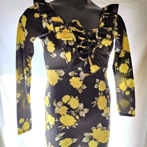 PRETTY Little Thing Ruffle Rose Dress NWT 😍 - Picture 2 of 13